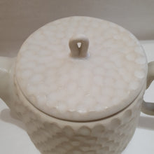 Charger l'image dans la galerie, Théière en grès blanc. Collection "Scala"