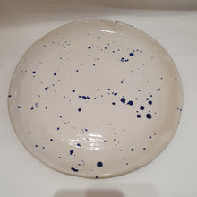 Charger l'image dans la galerie, Assiette plate en grès blanc. Collection "Scala"