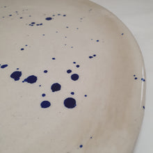 Charger l'image dans la galerie, Assiette plate en grès blanc. Collection "Scala"